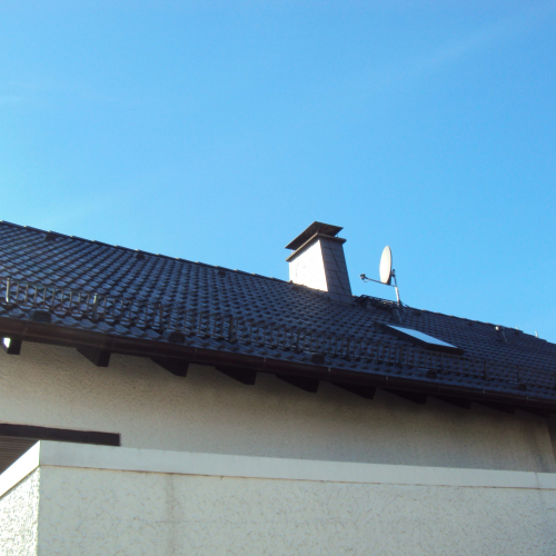 Dachsanierung bei Solaranlage