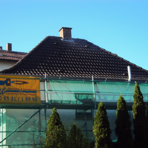 Dachbeschichtung in Ziegelrot