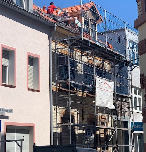 Dach und Fassade  an denkmalgeschütztes Altstadt-Objekt